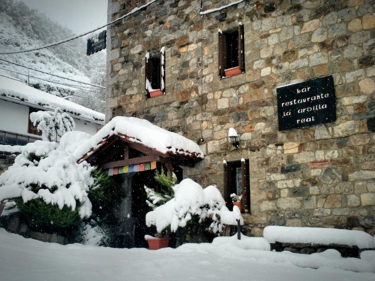 Refugio La Ardilla Real Hostel Posada De Valdeon Exterior photo
